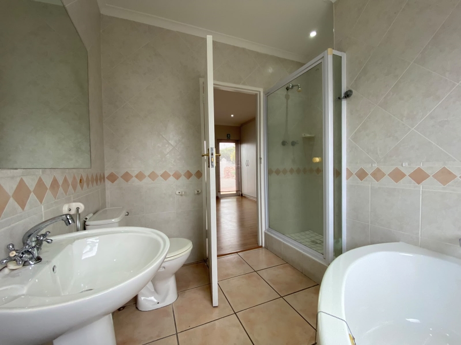 To Let 3 Bedroom Property for Rent in Parklands Western Cape